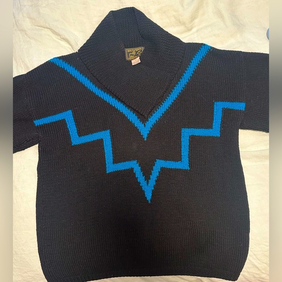 South Wool Hand Knittted Sweater 
Size L (slightly oversized fit for Women’s S) - Picture 1 of 6